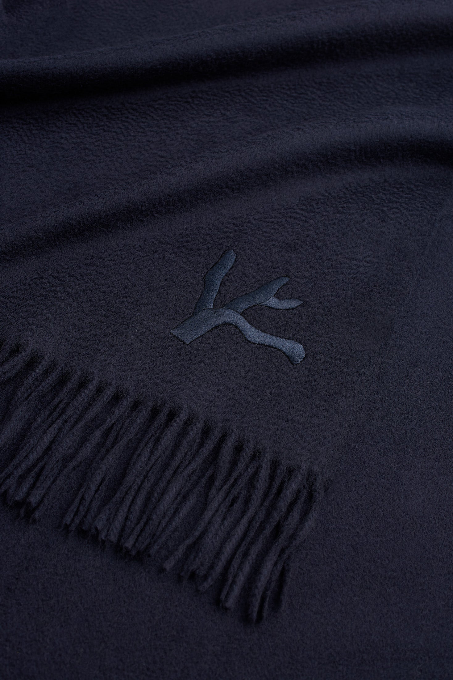 BLK003_000_Z0093_801-media-2