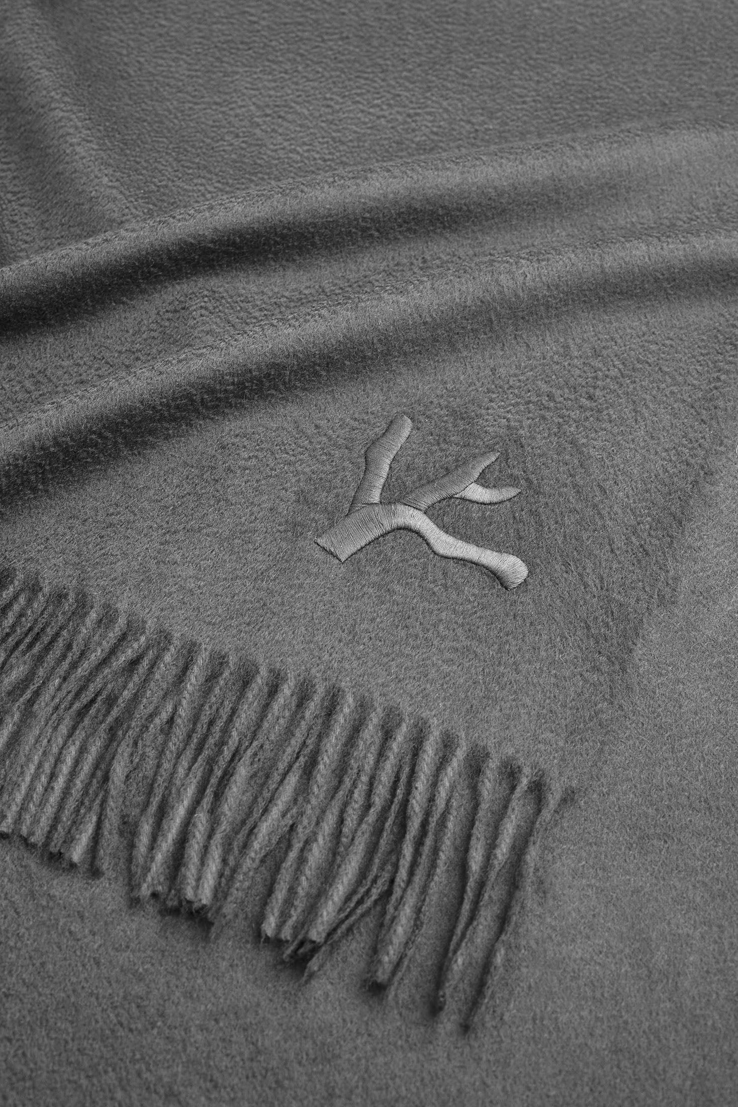 BLK003_000_Z0093_940-media-2