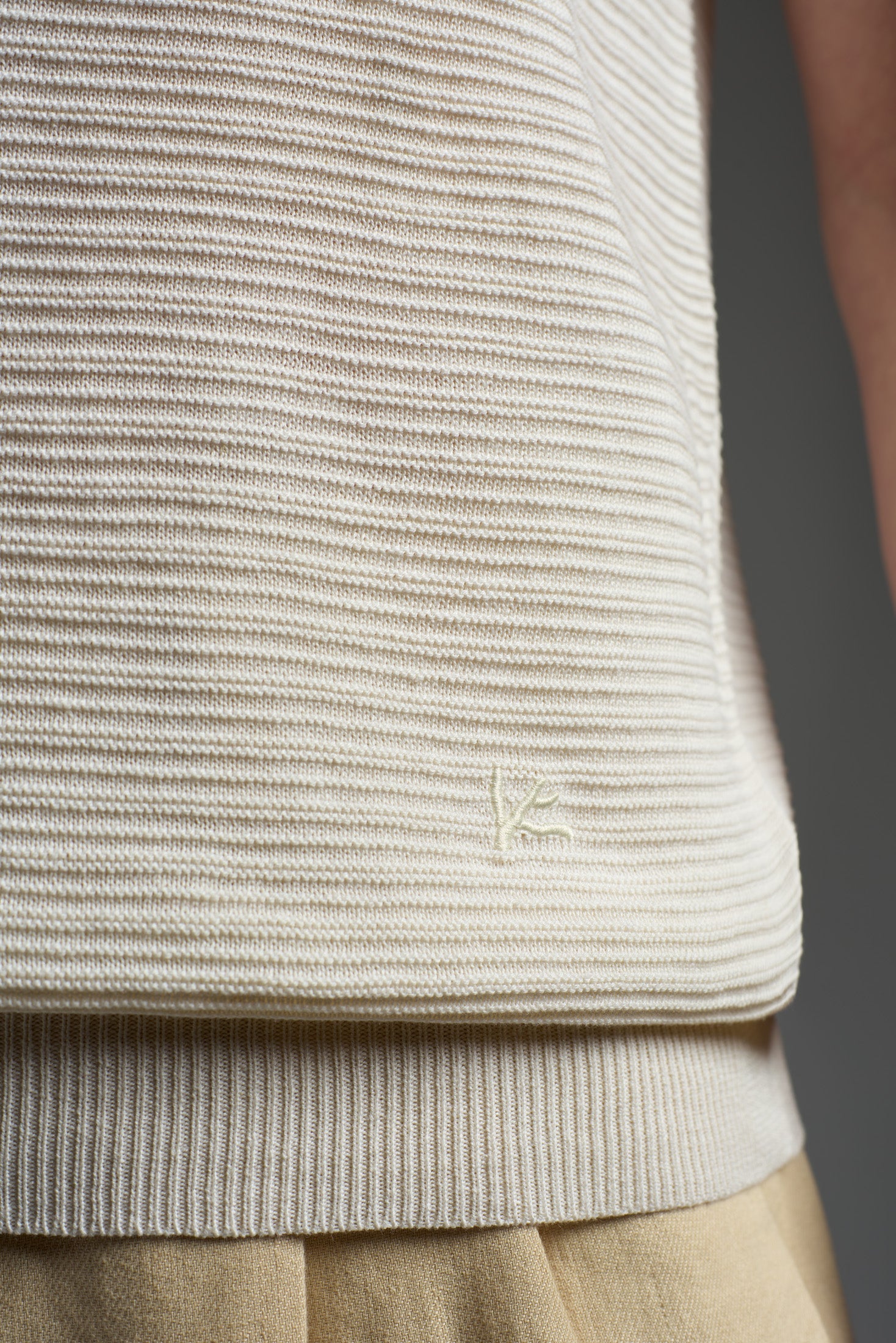 MG8451_000_Y0543_010-media-4