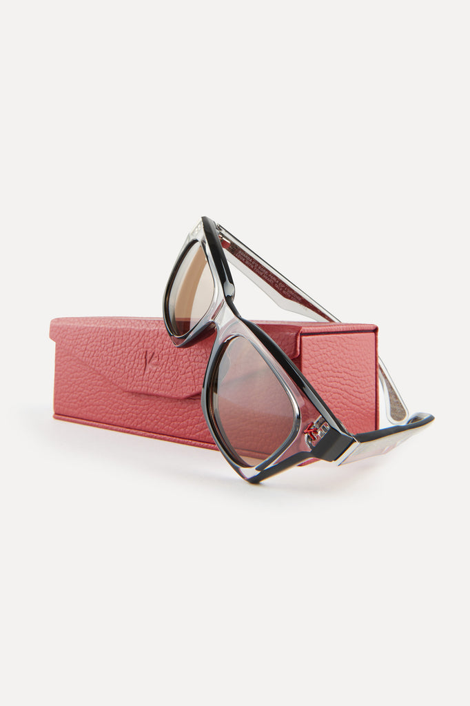 SUN01M_000_SG001_940-media-1